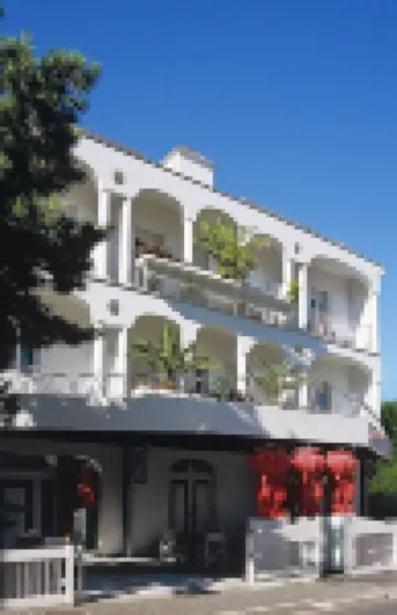 M Glamour Hotel
