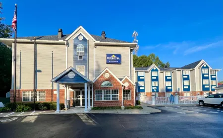 Microtel Inn & Suites by Wyndham Charlotte/Northlake