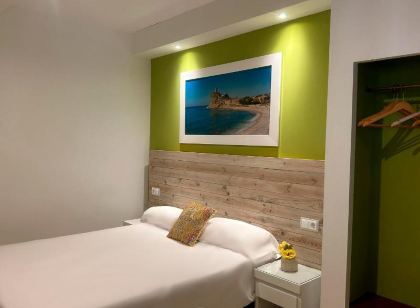 Leon Dormido Rooms & Apartments