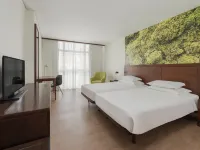 Neat Hotel Avenida Hotels in Ponta Delgada