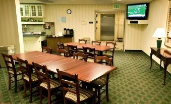 Greystone Inn & Suites