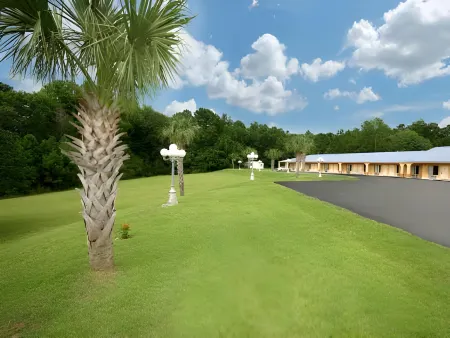 Days Inn by Wyndham DeFuniak Springs