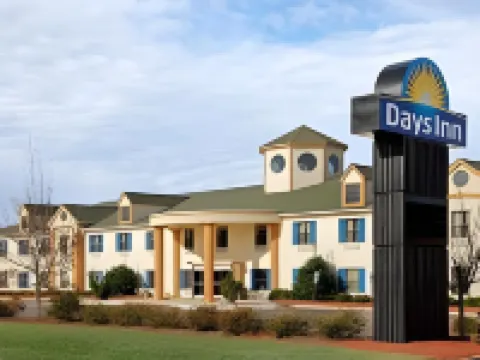 沙洛特温德姆戴斯酒店 沙洛特酒店