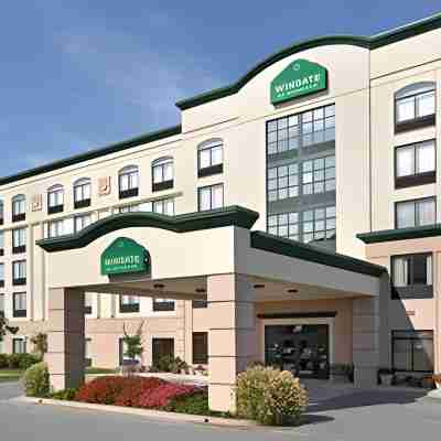 Holiday Inn Express & Suites Baltimore - BWI Airport North Hotel Exterior