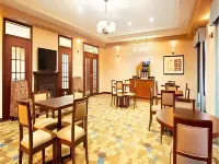 Pike Inn le Roy - Bloomington Southeast Area