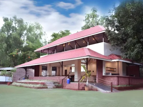 Riverside Inn - Motels