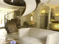 Grand Hôtel & Spa Uriage - Parkplatz
