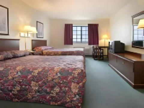 Super 8 by Wyndham Platte City/KCI Airport North