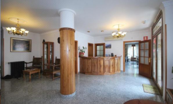 Hotel El Tilo - Housity