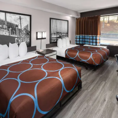 Super 8 by Wyndham Baltimore Northwest Hotel dekat Lapangan Golf Forest Park