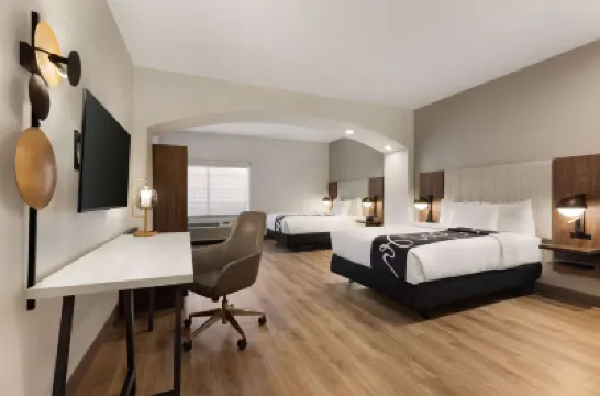 La Quinta Inn & Suites by Wyndham Port Arthur Hotels near Rose Hill Manor