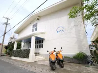 Resort House Minami Hotels in Kumejima
