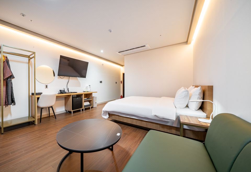 Hotel Deokyeong 객실