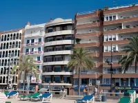 Almirall Apartaments - Condos
