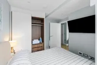Luxurious One Bedroom Apartment in Bond Street
