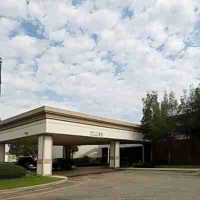 Holiday Inn & Suites Lafayette North Hotel Exterior