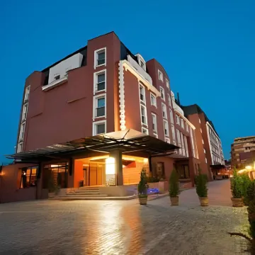 Ramada Hotel & Suites by Wyndham Bucharest North Hotels near Bucharest Băneasa - Aurel Vlaicu International Airport