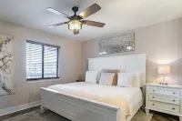 Sea Haven by Avantstay Modern Condo Near Beach