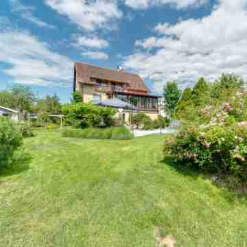 W Starym Sadzie Hotel Exterior