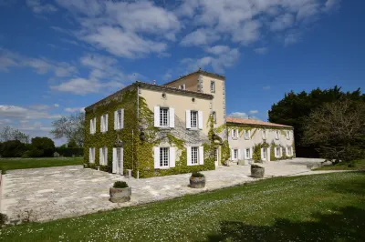 Clos de Bellevue Hotels in Jau-Dignac-et-Loirac