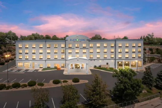 Elevation Inn & Suites, Trademark Collection by Wyndham