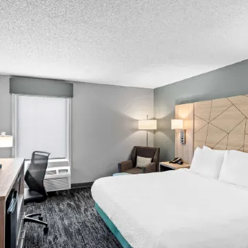 Days Inn by Wyndham Doswell at the Park