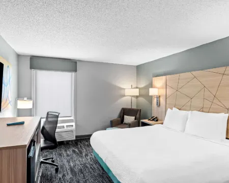 Days Inn by Wyndham Doswell at the Park ドスウェルのホテル