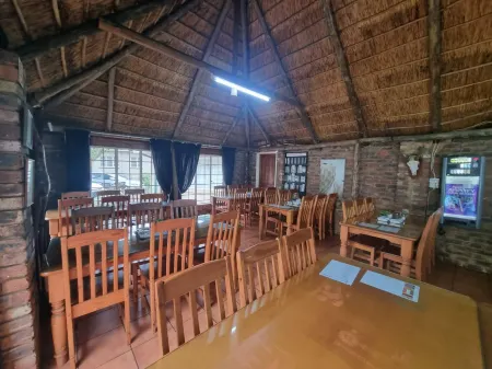 Airport Inn Bed and Breakfast Отели рядом с Аэропорт Тамбо