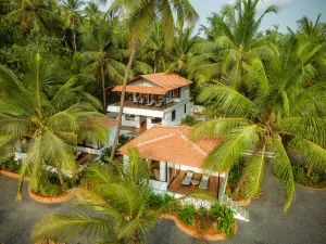 Pont Bleu Suites Riverside & Pool