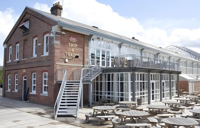 The Ship & Trades