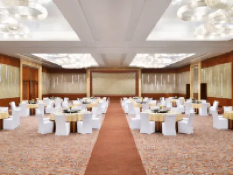 Sheraton Grand Bangalore Hotel at Brigade Gateway Hotels in Bengaluru