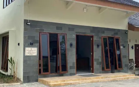 Hotel Majesty Kudus Отели в г. Кудус