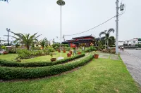 Precious Florannjoe Chic New Studio with Best Care Hotels near Mary Mother of the Church Parish