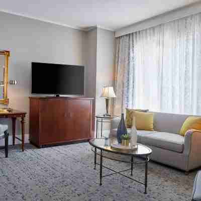 The Battle House Renaissance Mobile Hotel & Spa Rooms