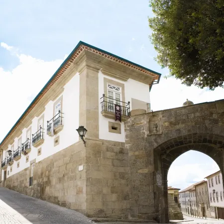 Montebelo Palácio Dos Melos Viseu Historic Hotel