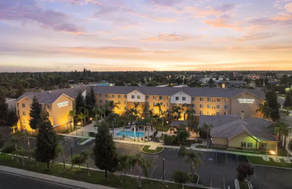 貝克斯菲爾德Homewood套房酒店