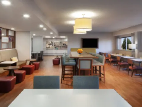 ハンプトン イン サウスレイク モローのホテル