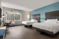 Tru by Hilton Albany Airport