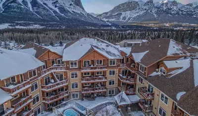 Falcon Crest Lodge by Clique