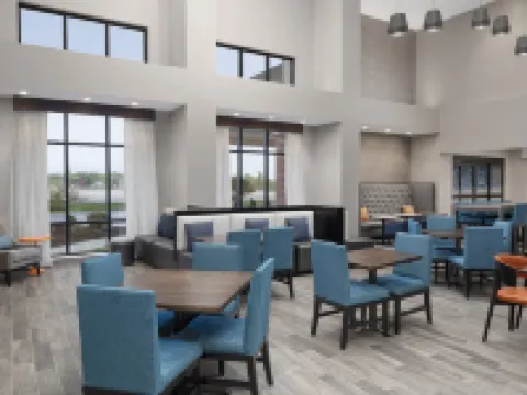 Hampton Inn & Suites Bridgeview Chicago Hotels in Bridgeview