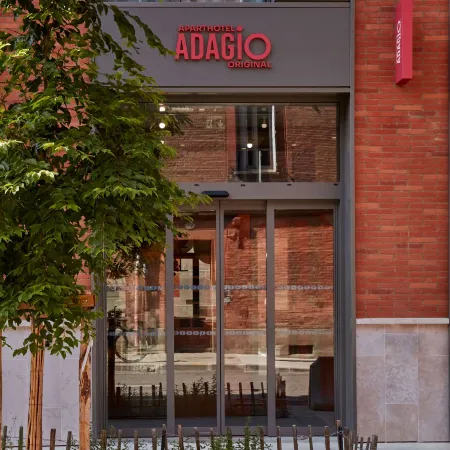 Aparthotel Adagio Toulouse Centre la Grave Отели рядом с достопримечательностью «Новый мост»