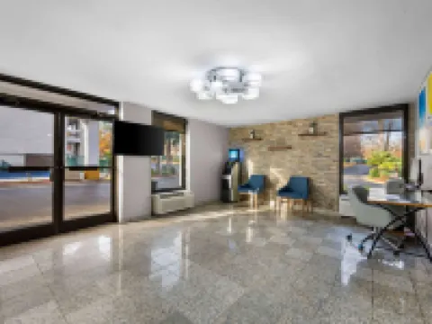 デイズ イン バイ ウィンダム ローリー ミッドタウン ローリーのホテル