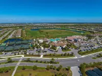 Stunning 2BR/2BA Unit overlooking the scenic Lakewood National Golf Course Hotel a Manatee County