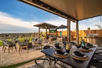 San Diego * Jacuzzi * Backyard Paradise Hotels near Express Factory Outlet