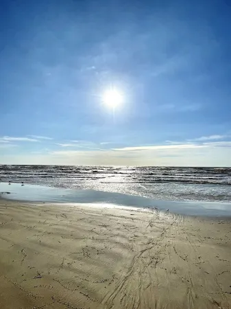 Come and enjoy the beautiful Surfside beach and “heav’n fun” in this cozy home!