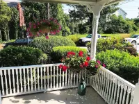 Walk To Downtown & Seaport!