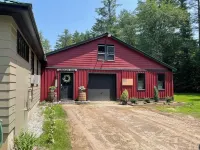 "Spacious Maine Retreat near Sunday River with Hot Tub, Fire Pit & Pet-Friendly! Hotels in Newry