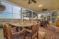 Stunning Lake Moultrie Estate on Deep Water