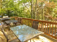 The Challenge House*mega games*hottub*beach*lake*The ultimate Poconos game house Hotels in Tunkhannock Township