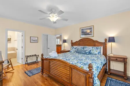 New Putting Green / 5 Mins to Pinehurst / Sleeps 8